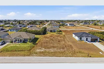 302 NW 27th Ave, Cape Coral, FL 33993 - Photo 1
