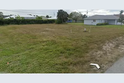 324 SE 30th St, Cape Coral, FL 33904 - Photo 2