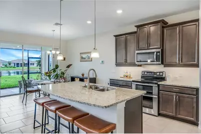 421 Coral Reef Pl, Cape Coral, FL 33993 - Photo 8