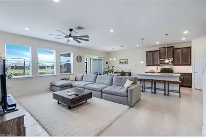 421 Coral Reef Pl, Cape Coral, FL 33993 - Photo 4