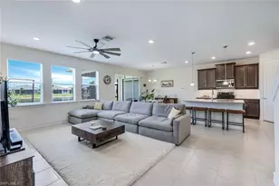 421 Coral Reef Pl, Cape Coral, FL 33993 - Photo 4