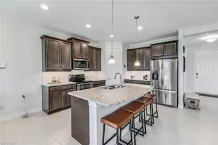 421 Coral Reef Pl, Cape Coral, FL 33993 - Photo 10