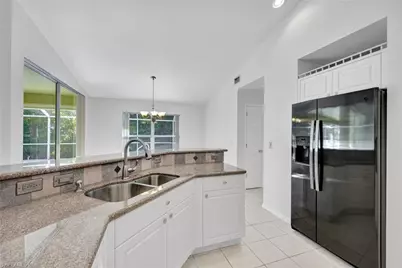 2648 SW 31st Ln, Cape Coral, FL 33914 - Photo 4