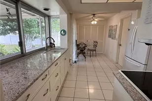 3639 SE 8th Pl, Cape Coral, FL 33904 - Photo 2