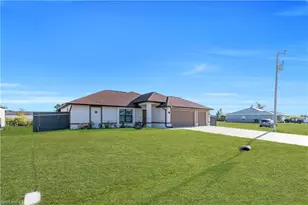 1430 SW 4th Ln, Cape Coral, FL 33991 - Photo 34