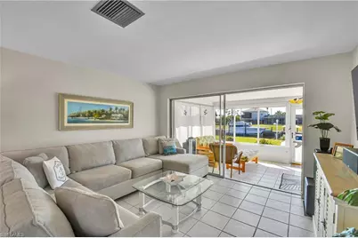 3018 SE 18th Pl, Cape Coral, FL 33904 - Photo 6