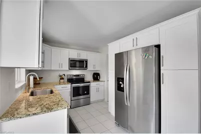 3018 SE 18th Pl, Cape Coral, FL 33904 - Photo 14