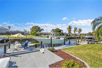 3018 SE 18th Pl, Cape Coral, FL 33904 - Photo 4