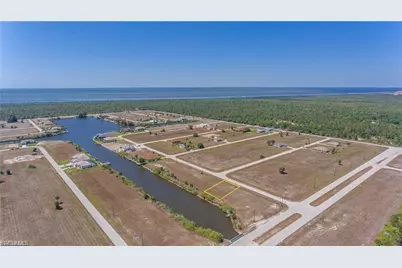 4010 NW 39th Ln, Cape Coral, FL 33993 - Photo 6