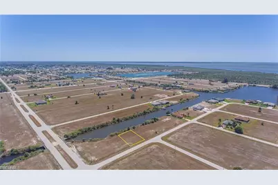 4010 NW 39th Ln, Cape Coral, FL 33993 - Photo 8