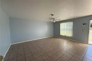 3417 SW Santa Barbara Pl, Cape Coral, FL 33914 - Photo 4