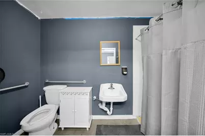 2054 Beacon Manor Dr, Fort Myers, FL 33907 - Photo 18