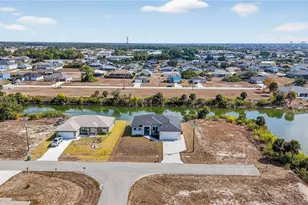 2515 NE 5th Pl, Cape Coral, FL 33909 - Photo 30