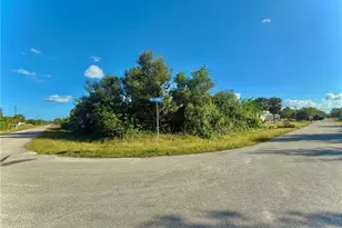 6156 Humboldt Ave, Fort Myers, FL 33905 - Photo 1