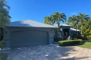 2806 SE 22nd Pl, Cape Coral, FL 33904 - Photo 2