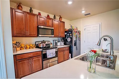 10539 Crossback Ln, Lehigh Acres, FL 33936 - Photo 4