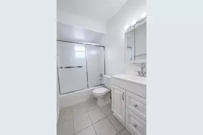 633 SE 12th Ct #B, Cape Coral, FL 33990 - Photo 8