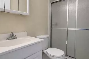 633 SE 12th Ct, Cape Coral, FL 33990 - Photo 12