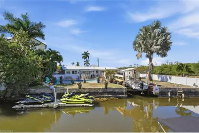 1105 Christopher Ct, Naples, FL 34104 - Photo 26