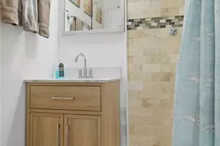 1105 Christopher Ct, Naples, FL 34104 - Photo 22