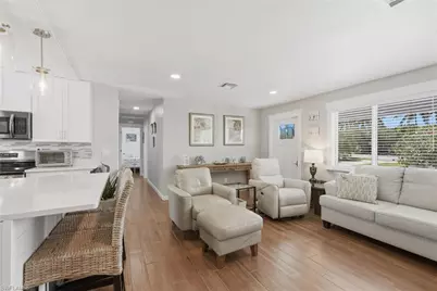 1105 Christopher Ct, Naples, FL 34104 - Photo 14