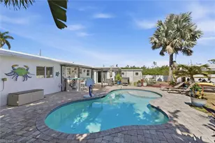 1105 Christopher Ct, Naples, FL 34104 - Photo 18