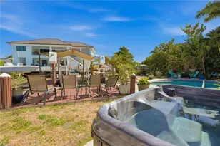 1105 Christopher Ct, Naples, FL 34104 - Photo 16