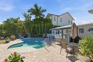 1105 Christopher Ct, Naples, FL 34104 - Photo 20