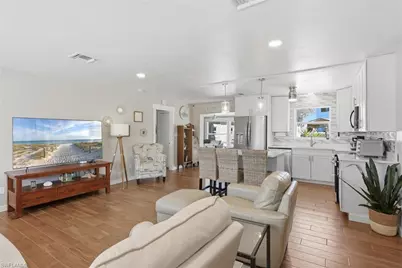 1105 Christopher Ct, Naples, FL 34104 - Photo 24