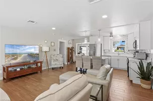 1105 Christopher Ct, Naples, FL 34104 - Photo 24