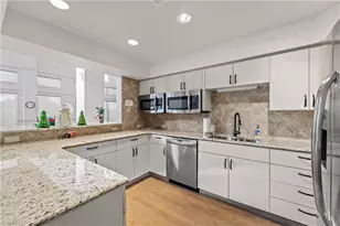 8625 Charter Club Cir, Fort Myers, FL 33919 - Photo 30