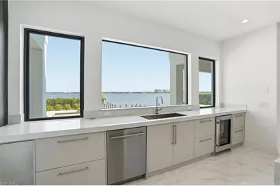 5735 Riverside Dr, Cape Coral, FL 33904 - Photo 10