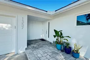 1357 Kingswood Ct, Fort Myers, FL 33919 - Photo 2