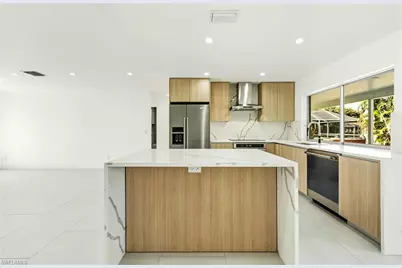 2031 SE 25th Ln, Cape Coral, FL 33904 - Photo 8