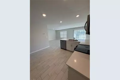 636 Wilmington Pkwy, Cape Coral, FL 33993 - Photo 8