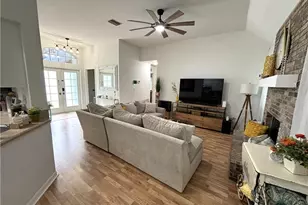 1090 Woods Dr, Labelle, FL 33935 - Photo 10