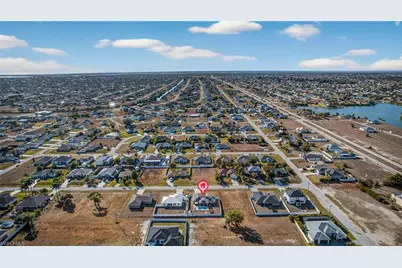 633 NW 16th Pl, Cape Coral, FL 33993 - Photo 32