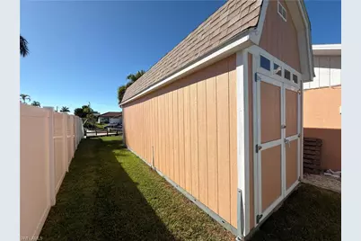 2726 SE 24th Ct, Cape Coral, FL 33904 - Photo 22