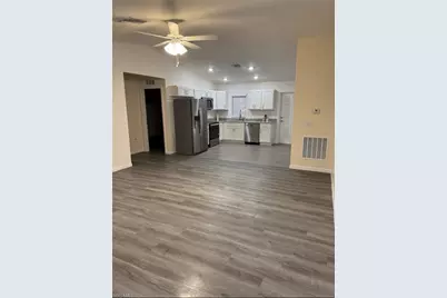 7065 Berwick Cir, Labelle, FL 33935 - Photo 12