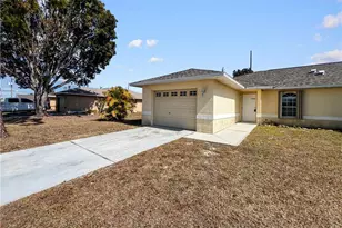 1909 SW Santa Barbara Pl, Cape Coral, FL 33991 - Photo 4