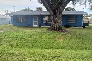 1211 Pondella Cir, North Fort Myers, FL 33903 - Photo 1