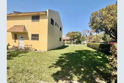 2065 NE 139th St, North Miami Beach, FL 33181 - Photo 2