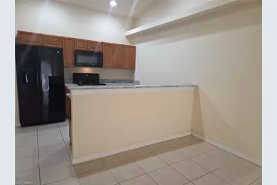 233 SE 23rd Pl, Cape Coral, FL 33990 - Photo 4