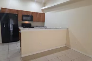 233 SE 23rd Pl, Cape Coral, FL 33990 - Photo 4