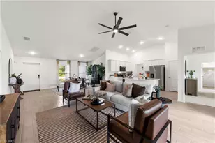 22 NE 12th Ln, Cape Coral, FL 33909 - Photo 4