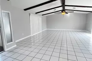 609 SE 23rd Pl, Cape Coral, FL 33990 - Photo 2