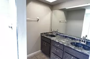 609 SE 23rd Pl, Cape Coral, FL 33990 - Photo 10