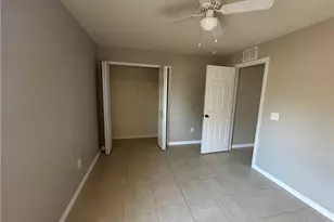 527 SE 6th Pl, Cape Coral, FL 33990 - Photo 6