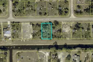 960 Lakeside Dr, Lehigh Acres, FL 33974 - Photo 1