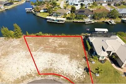 913 NW 39th Ave, Cape Coral, FL 33993 - Photo 2